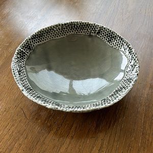 Anthropologie MJ decorative stoneware beeswax pattern gray-green bowl